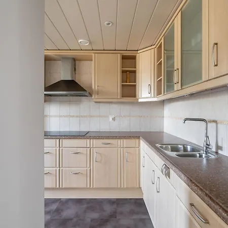 De Brouwersdam アパート