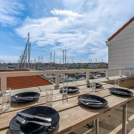 De Brouwersdam アパート